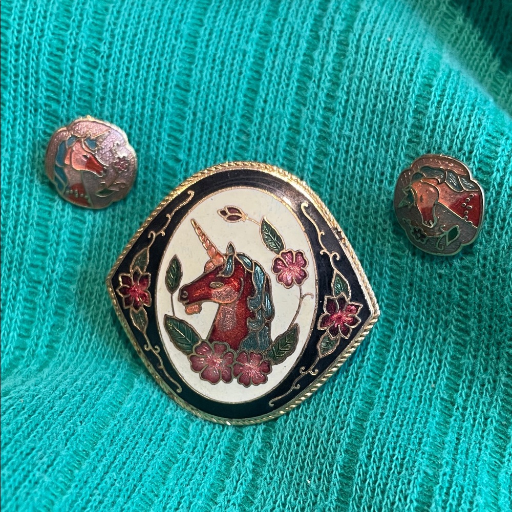 Vintage Gold tone and Pink cloisonné Unicorn scarf clip and post earrings - Picture 2 of 6
